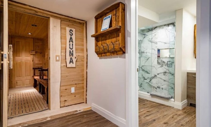 The Blue Mountains House | Cozy family home with Sauna and view of Mountain