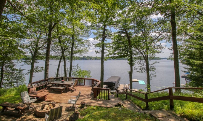 Chetek Cabin | Charming Family Cabin with Scenic Lake Views and Kitchen