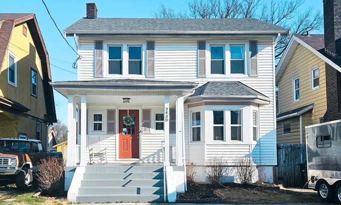 Cincinnati House | Family & Pet-Friendly 3-Bedroom Retreat near Downtown