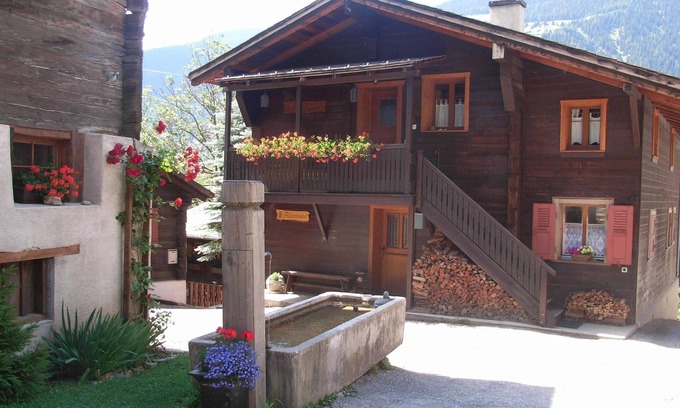 Grengiols Apartment | Charming Pet-Friendly Family Retreat with Ocean View