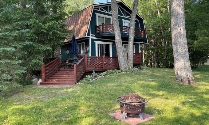 West Branch House | Family Getaway on Clear Lake with Pool and Ocean View