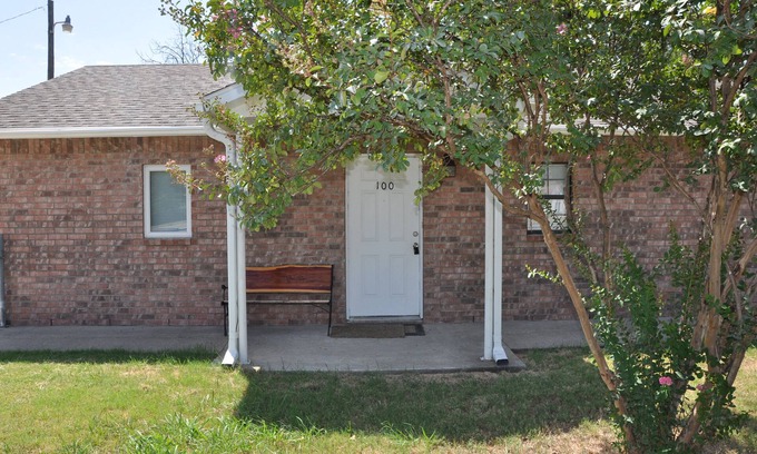 Elm Mott House | Inviting Family Retreat Close to Magnolia & Waco Fun