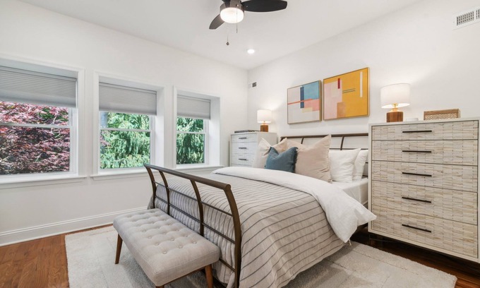East Mount Airy House | Family Haven in the Heart of Mt Airy with Breakfast & Kitchen