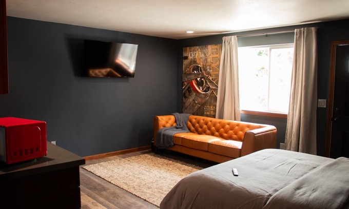 Buckley Other | Inviting Farm Stay with Animals Near Mount Rainier