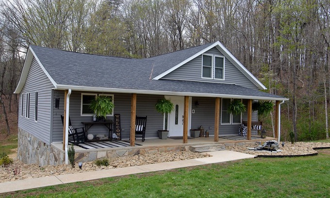 Marion Other | Idyllic Farmhouse Retreat: Pool Table & Fire Pit Near Lake