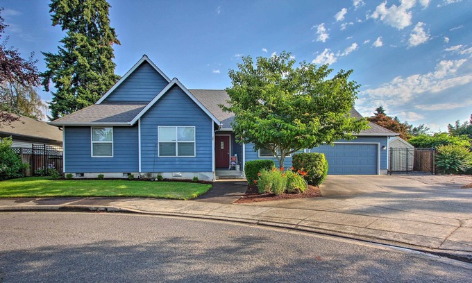 Thurston House | Cozy Farmhouse w/ Grill ~ 9 Mi to Dtwn Eugene