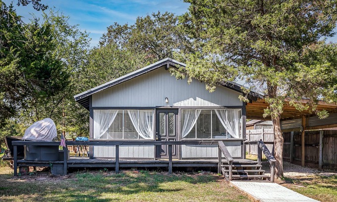 Gordonville Cabin | Cozy Feeling at Lake area|| Few mins from Lake