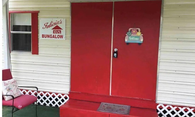 Macon County House | Inviting Felicia Bungalow: Family-Friendly Getaway