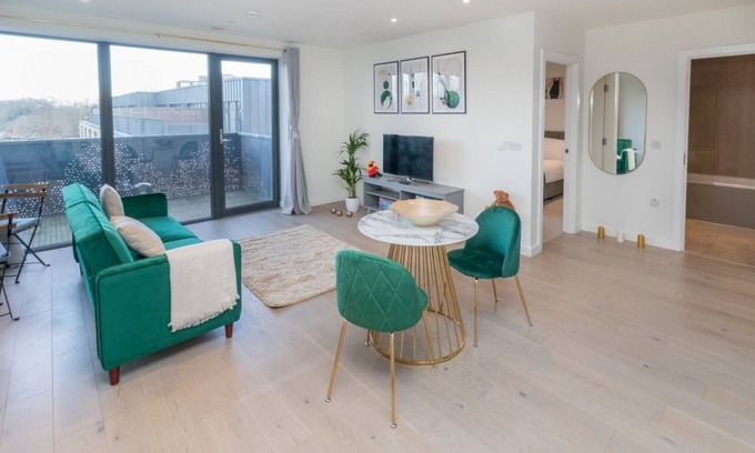 West Hill Apartment | Ideal Flat Near Wimbledon Park with Family-Friendly Amenities