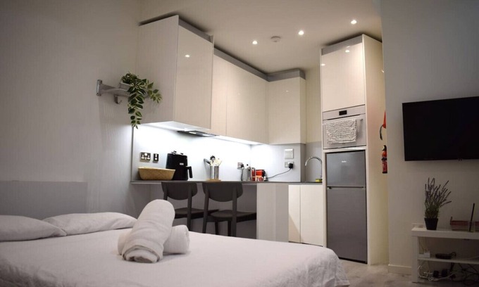 Gibraltar Apartment | Cozy Flat By Nature Reserve