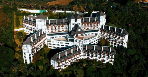 Alto do Capivari Hotel | Cozy Flat for 5 in Campos do Jordão with Pool & Dining
