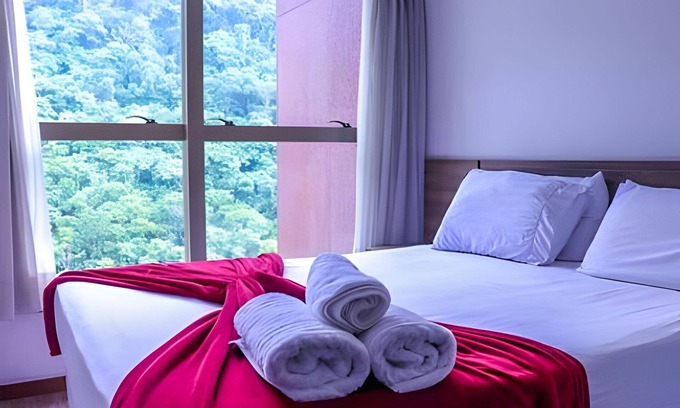 Camorim Apartment | Cozy Flat with Kitchen, Forest View