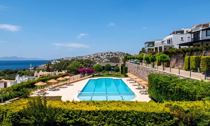 Kadıkale Apartment | Inviting Bodrum Flat with Sea View & Shared Pool Access