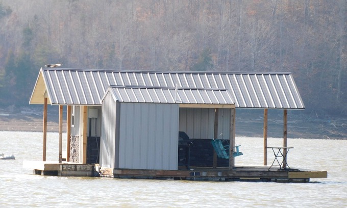 New Tazewell Cabin | Inviting Floating Home with WiFi & Pet-Friendly Amenities