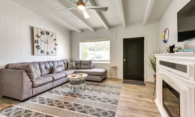 Fort Walton Beach House | Inviting Fort Walton Beach Retreat with Private Patio