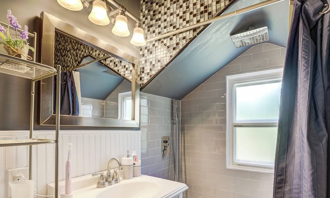 Annandale House | Cozy four bedroom Family home in Annandale.