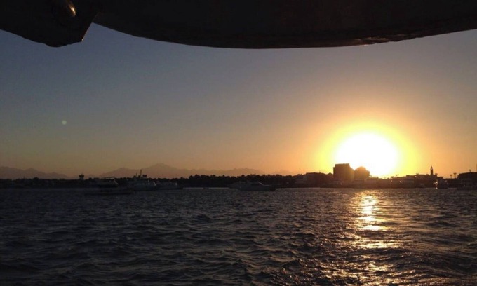 Al Mamsha El Seyahi Boat Rental | Inviting Yacht Retreat for Families and Friends