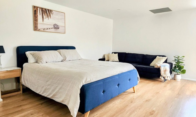 Cranebrook Apartment | Inviting Getaway Near Blue Mountains with Family Amenities