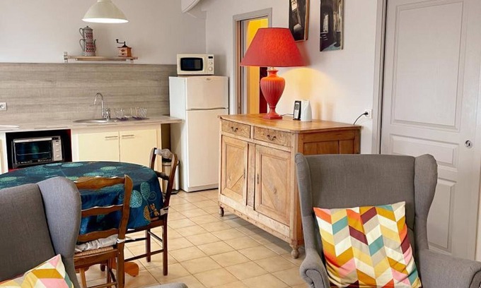 Couffy Cottage | Cozy Gîte with Private Terrace, Garden View, and Modern Amenities in Couffy