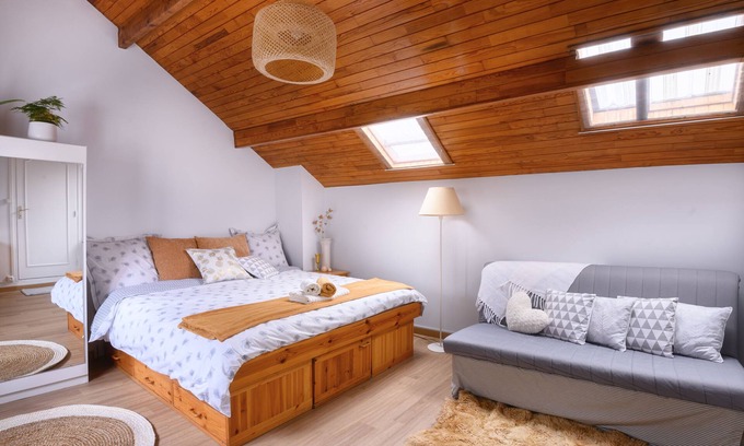 Romainville Bed & Breakfast | Inviting Grande Chambre Parisienne with Breakfast Included