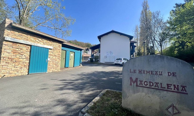 Cambo-les-Bains Apartment | Cozy Apartment in Cambo-les-Bains with Pool & Spa