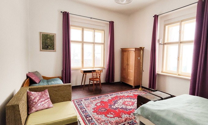 Neratovice House | Comfortable Guest House Steps from the Enchanting Chateau