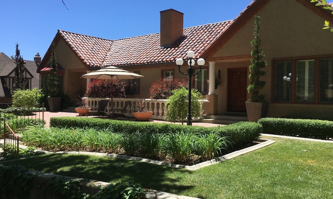 Downtown Salt Lake City House | Inviting Guest House on Historic Capitol Hill with Pool
