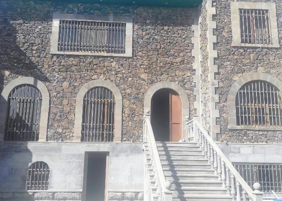 Jrvezh House | Discover the Cozy Haven with Pool and Pet-Friendly Comfort