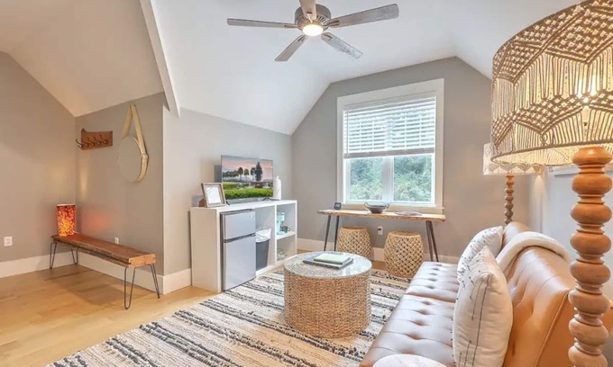Johns Island House | Serene Guesthouse Surrounded by Nature - Rated 10/10
