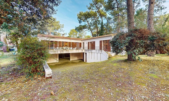 Saint-Georges-de-Didonne House | Relaxing 4 Bedroom Getaway in Saint-Georges-de-Didon