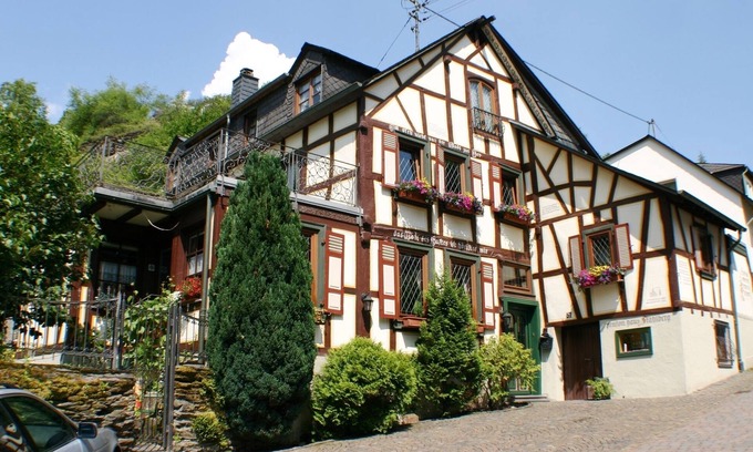 Mainz-Bingen House | Inviting Half-Timbered Retreat for Large Families & Groups