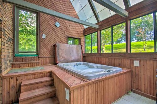 Hallsville Apartment | Inviting Hallsville Apartment with Shared Hot Tub Escape