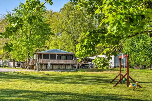 Hardin House | Charming Hardin Retreat with Gorgeous Lake Kentucky View