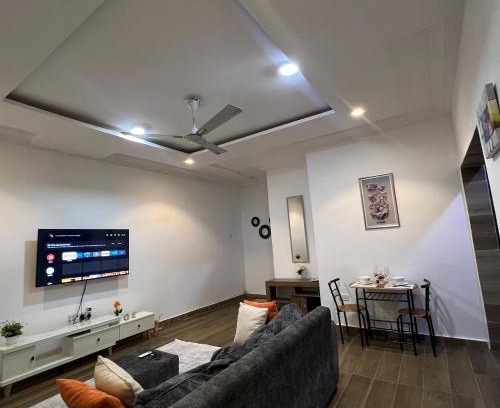 Accra House | Pet-Friendly Cozy Haven Suite with Exceptional Guest Ratings