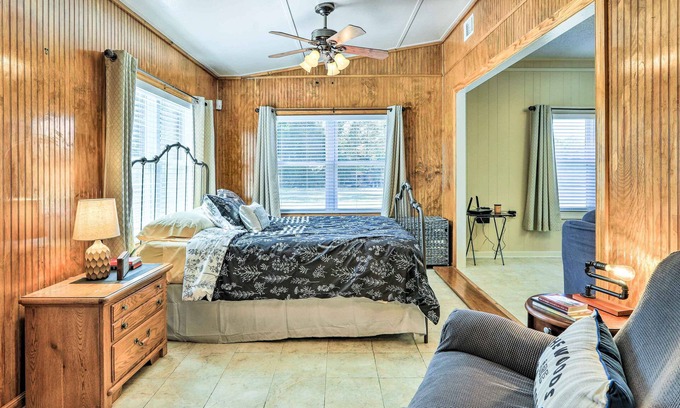 Hawkinsville Apartment | Inviting Hawkinsville Studio on a Working Farm, Rated 10/10