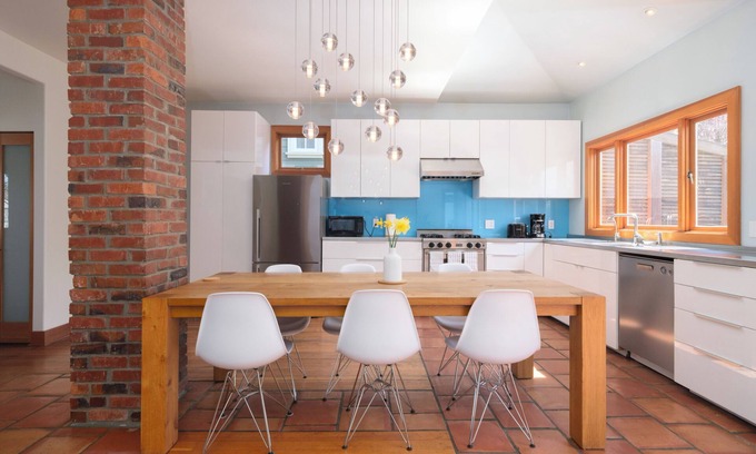 Riley Park Apartment | Cozy Heritage Home Near Main St