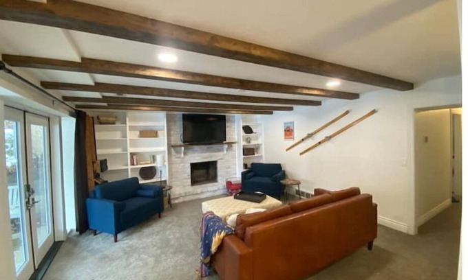 Sandy Apartment | Inviting Retreat for 8 with Hot Tub Near Canyons