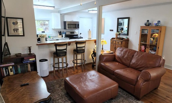 Duckpond Apartment | Inviting Retreat in Gainesville's Duck Pond Area