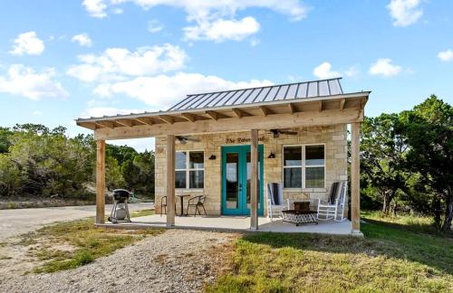 Dripping Springs House | Cozy Hill Country Cottage Rental for Romantic Weekend Getaways from Austin