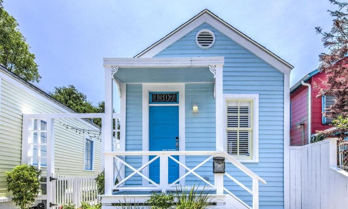 San Jacinto House | Inviting Historic Beach Cottage II with Kitchen Amenities
