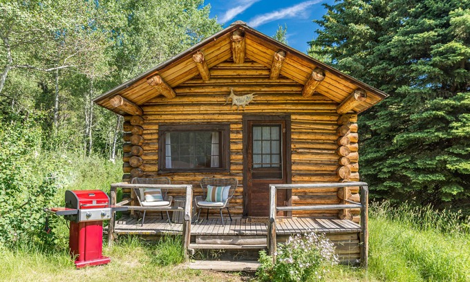 Wilson Cabin | Inviting Log Cabin Retreat at Historic Trail Creek Ranch