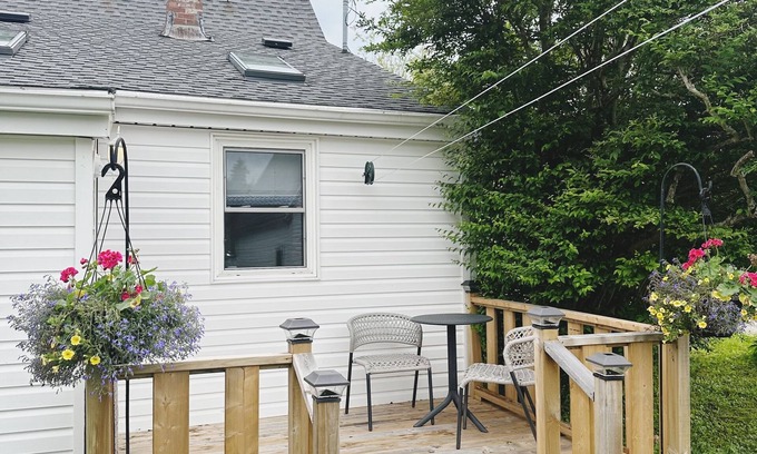 Harrietsfield House | Cozy historical home mins away from Crystal Crescent Beach. Pet friendly