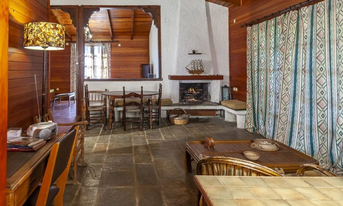 Nea Palatia House | Family-Friendly Villa Steps from the Beach with Pool