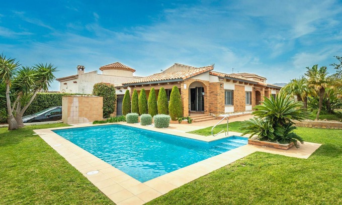L'Hospitalet de l'Infant House | Discover Your Ideal Vacation Paradise with Oceanfront Bliss