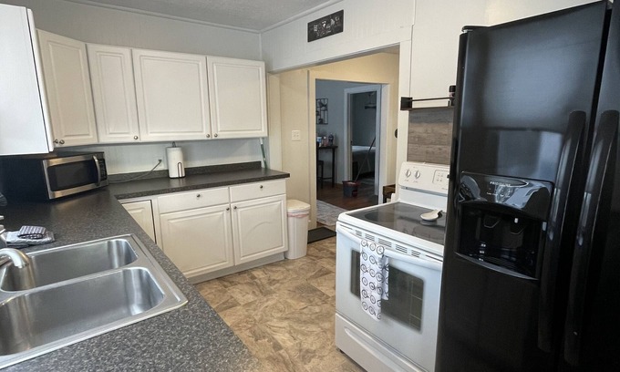 Fayetteville House | Ideal Retreat 1 Mile from New River Gorge Bridge