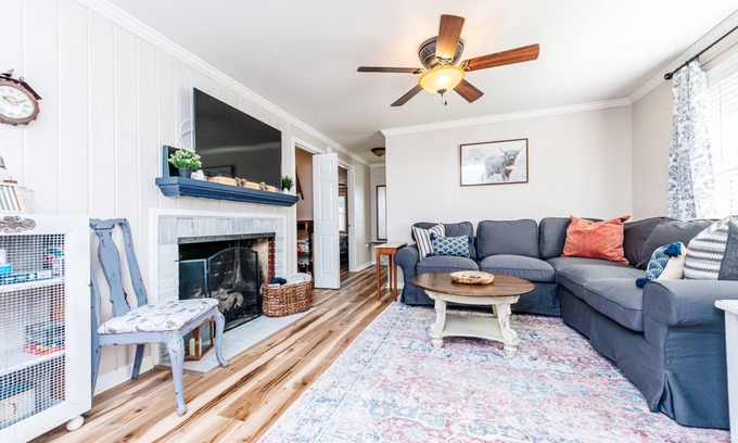 Perry House | Pet-Friendly Retreat Near Fairgrounds with Kitchen & More