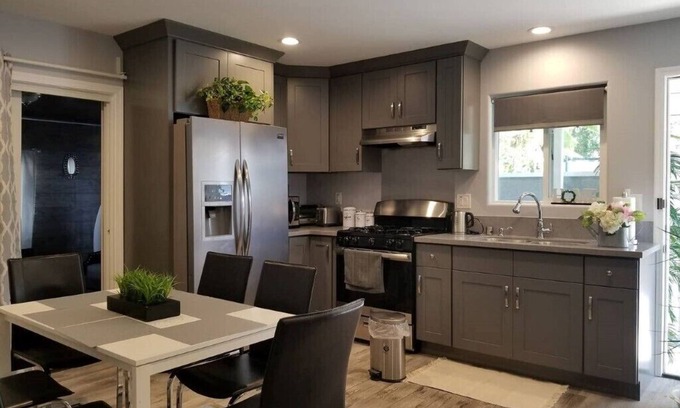 Sherwood Forest and Thistle Development House | Inviting Retreat 8 Minutes to Disneyland with Family Amenities