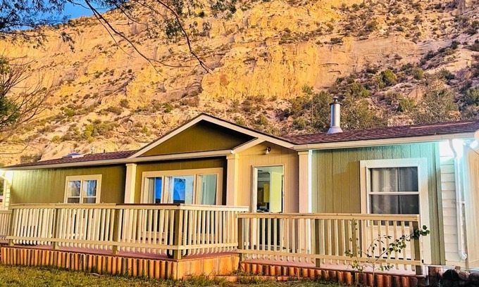 Blanco House | Inviting Retreat by the San Juan River with Hot Tub