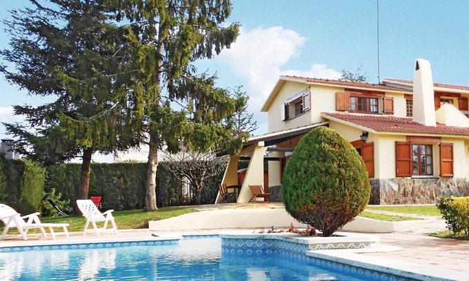 El Serrat de l'Ametlla House | Inviting Mountain View Home with Pool and Pet-Friendly Perks