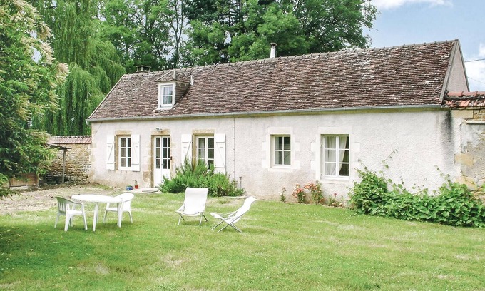 Sainte-Marie House | Cozy 1 Bedroom Accommodation in St. Jean Aux Amognes